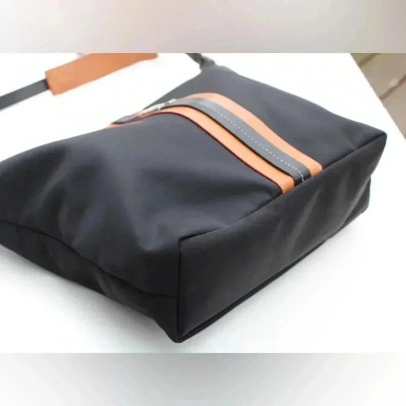 Tommy Hilfiger hobo bag - Picture 6 of 16